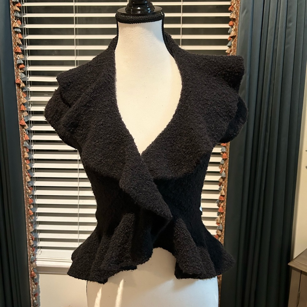 Elegant Black Women's Sleeveless Sweater